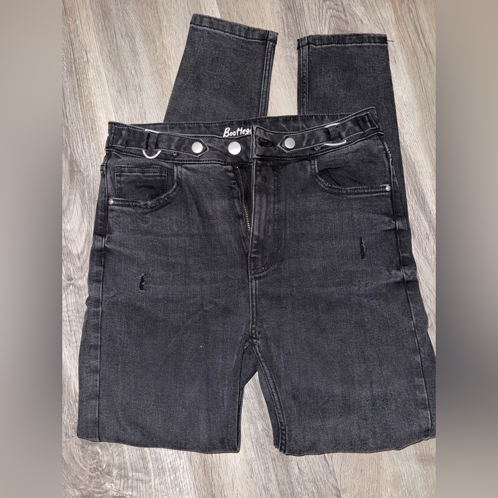 Bootlegger Faded Black Denim Jeans
Cutest Belt Detail 
So comfy